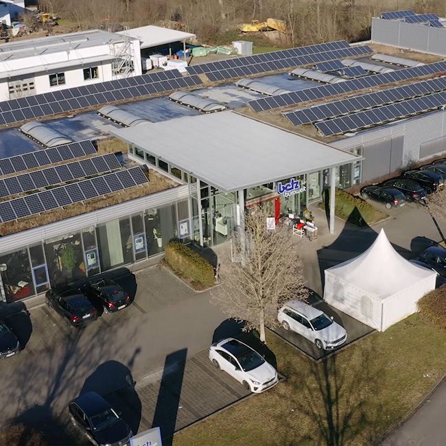 Betz Firmengebäude mit Photovoltaikanlage
