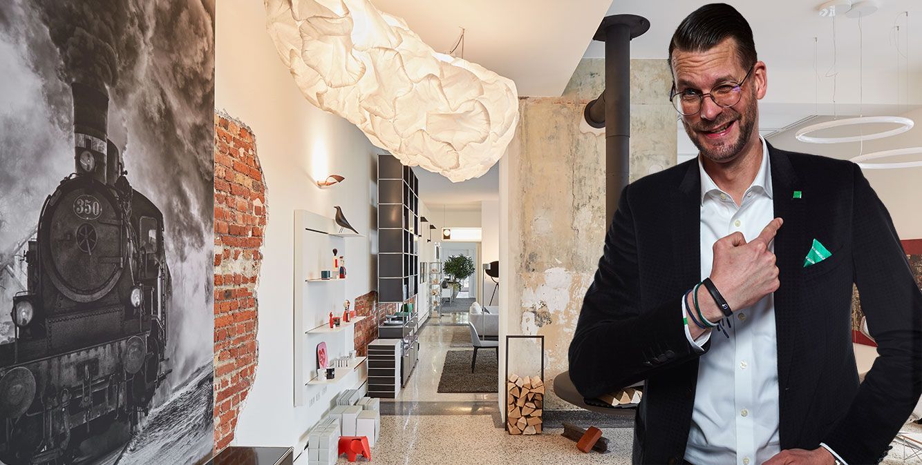 Mitarbeiter von Streit Service & Solution trägt Berufsbekleidung