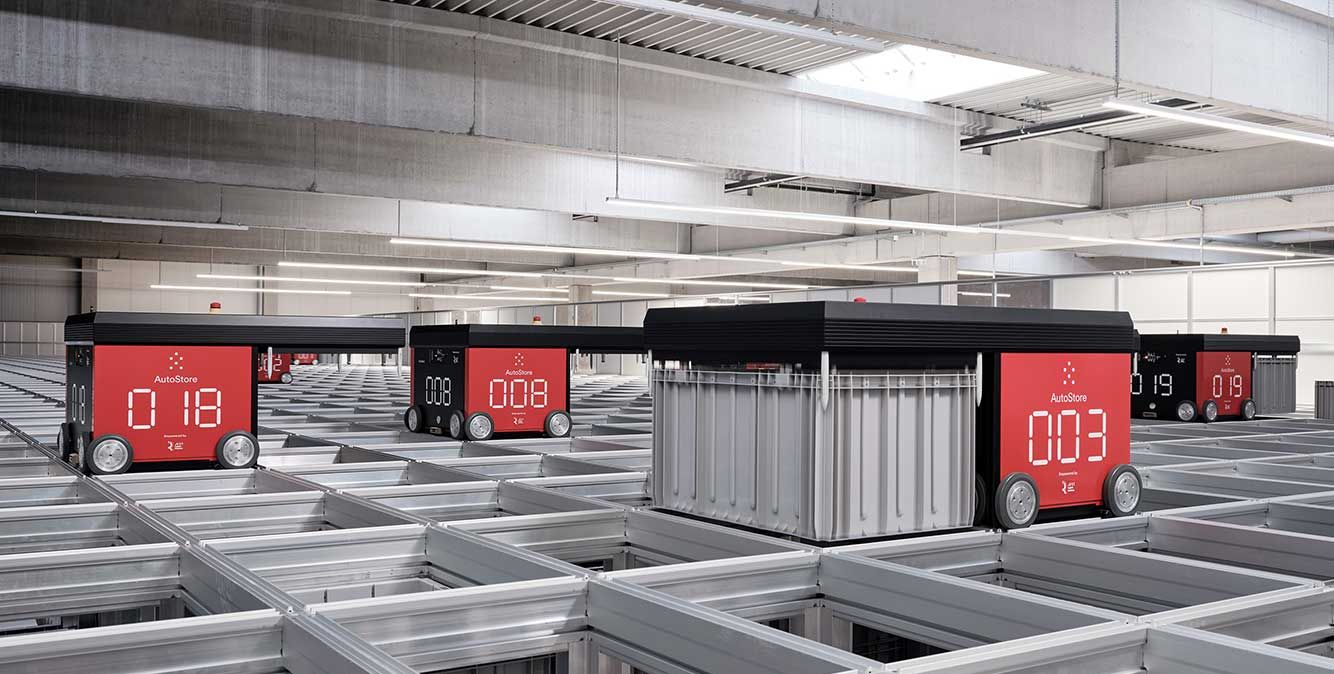 Roboter in der AutoStore® Anlage im Logistikzentrum von Streit Service & Solution in Gengenbach