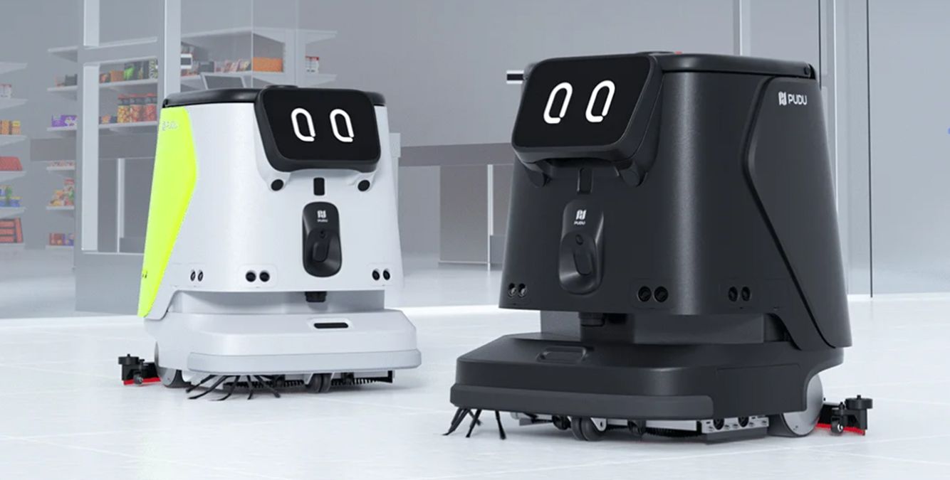 Zwei Reinigungsroboter