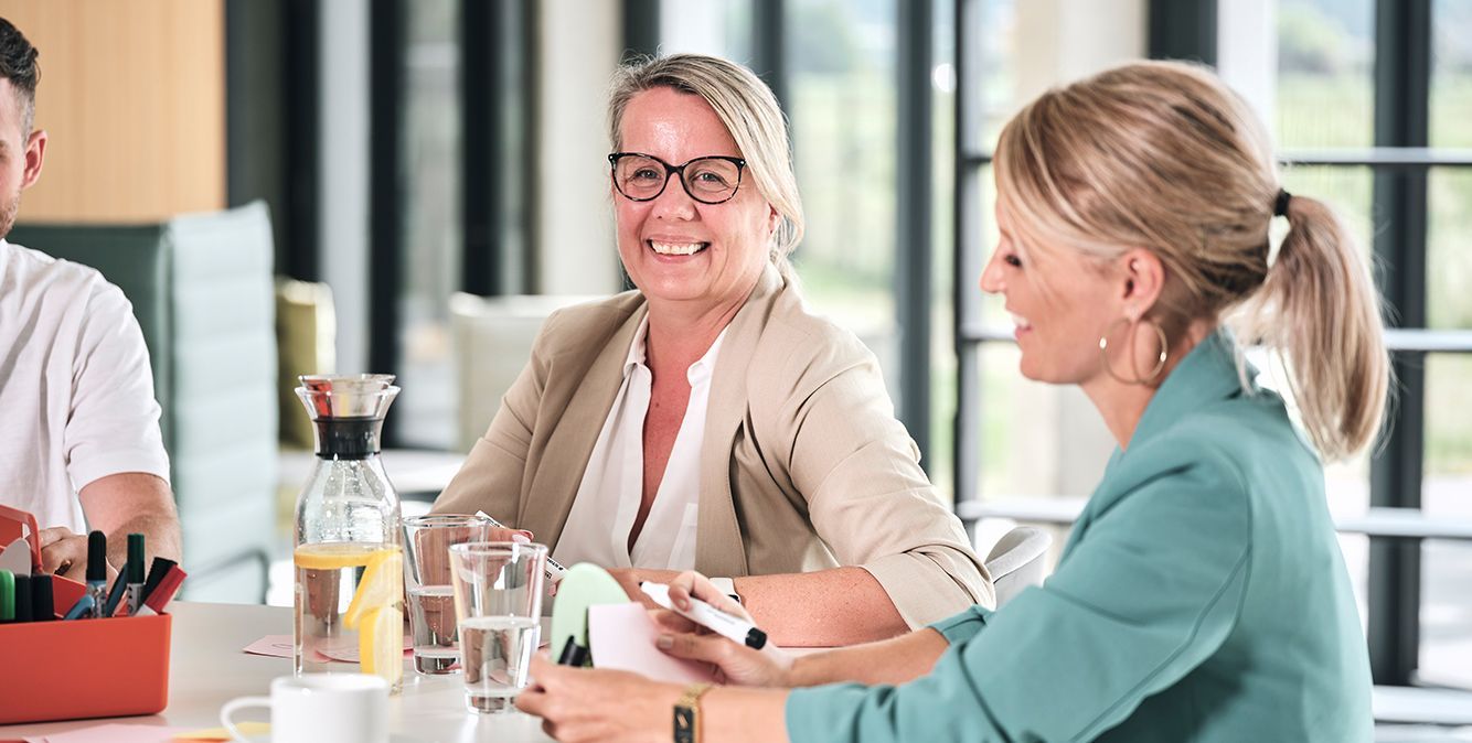 Mitarbeitende von Streit Service & Solution arbeiten zusammen