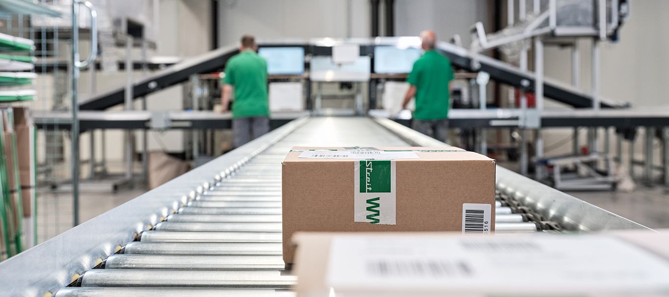 Packstation im Logistikzentrum von Streit Service & Solution in Gengenbach