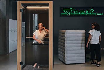 Telefonzelle im Mulitspace Büro von Streit Service & Solution in Gengenbach