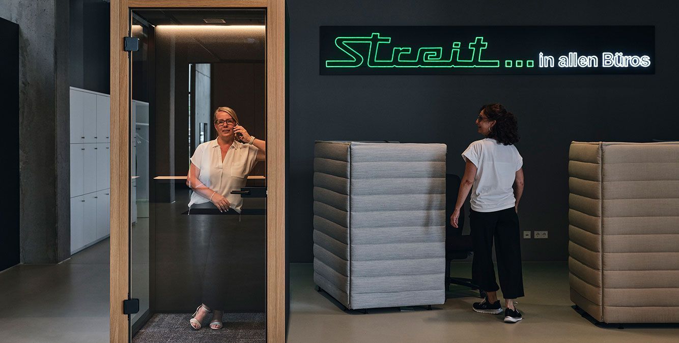Telefonzelle im Mulitspace Büro von Streit Service & Solution in Gengenbach