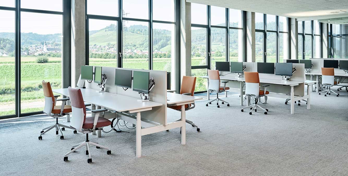 Büromöbel im Openspace Büro von Streit Service & Solution in Gengenbach