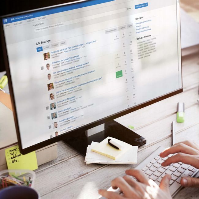 Bildschirm mit ELO Knowledge