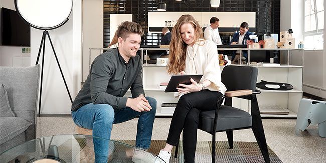 Kundenberatung im Showroom von Streit Service & Solution