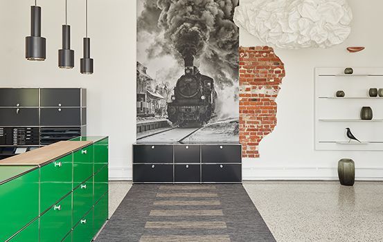 Eingangsbereich im Showroom von Streit Service & Solution in der Lokhalle in Freiburg