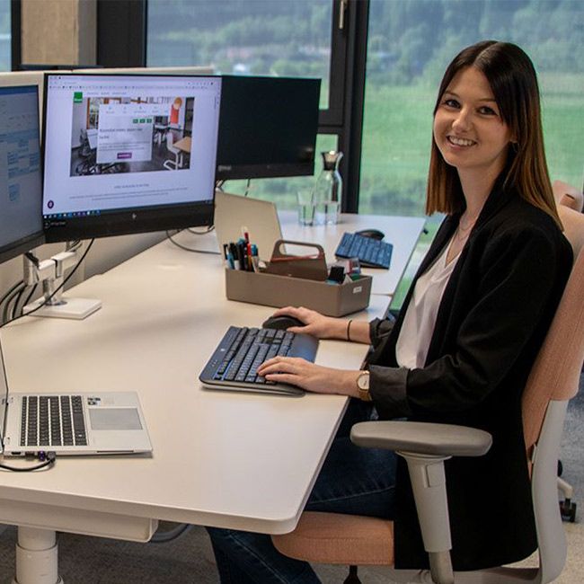 Studentin von Streit Service & Solution